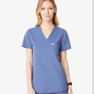 Big sky figs Catalina scrub top